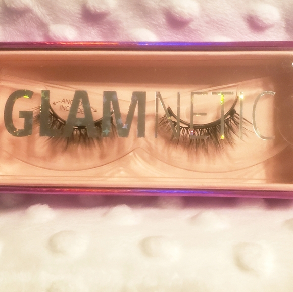 GLAMNETICS eye lashes - Picture 5 of 6